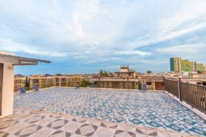 Villa 9 Phòng Ngủ - Sân Vườn Rộng 22 z3513669551903 ef83df04872bccf51f4262bc34f5a709