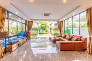 Villa 9 Phòng Ngủ - Sân Vườn Rộng 12 z3513669569462 21e34392cd412430cec64ede72379417