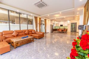 Villa 9 Phòng Ngủ - Sân Vườn Rộng 11 z3513669579669 b14b425bd6be32a8e5af970125d83e17